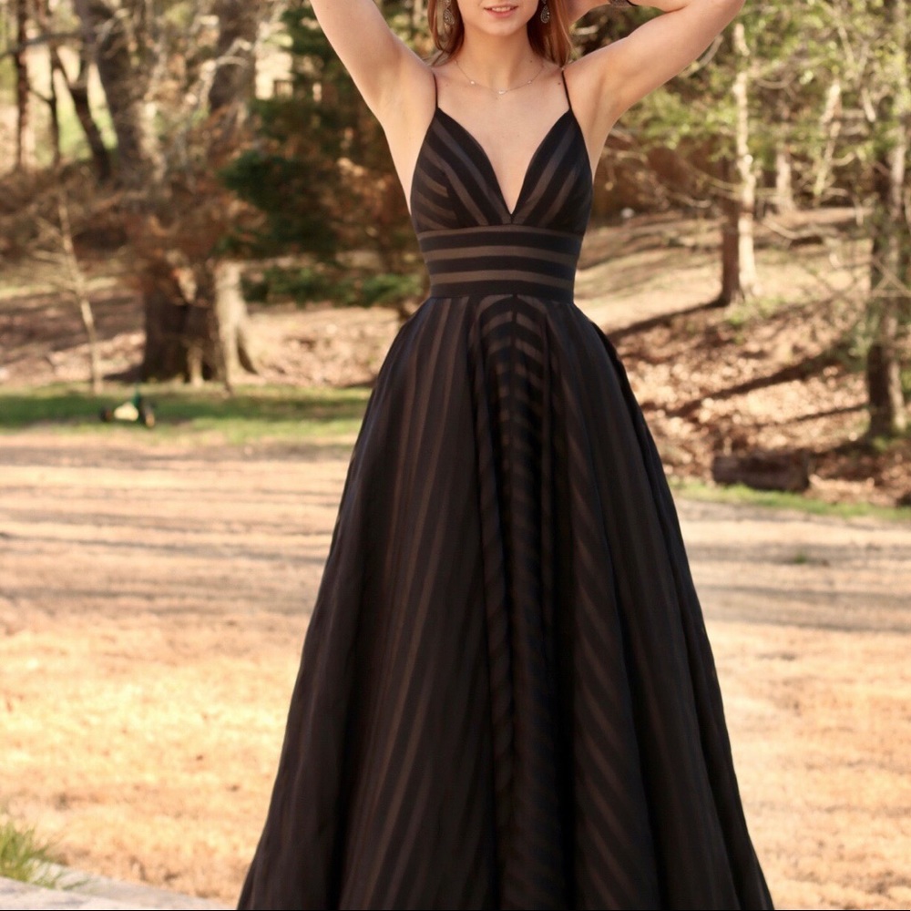 Sherri Hill prom dress